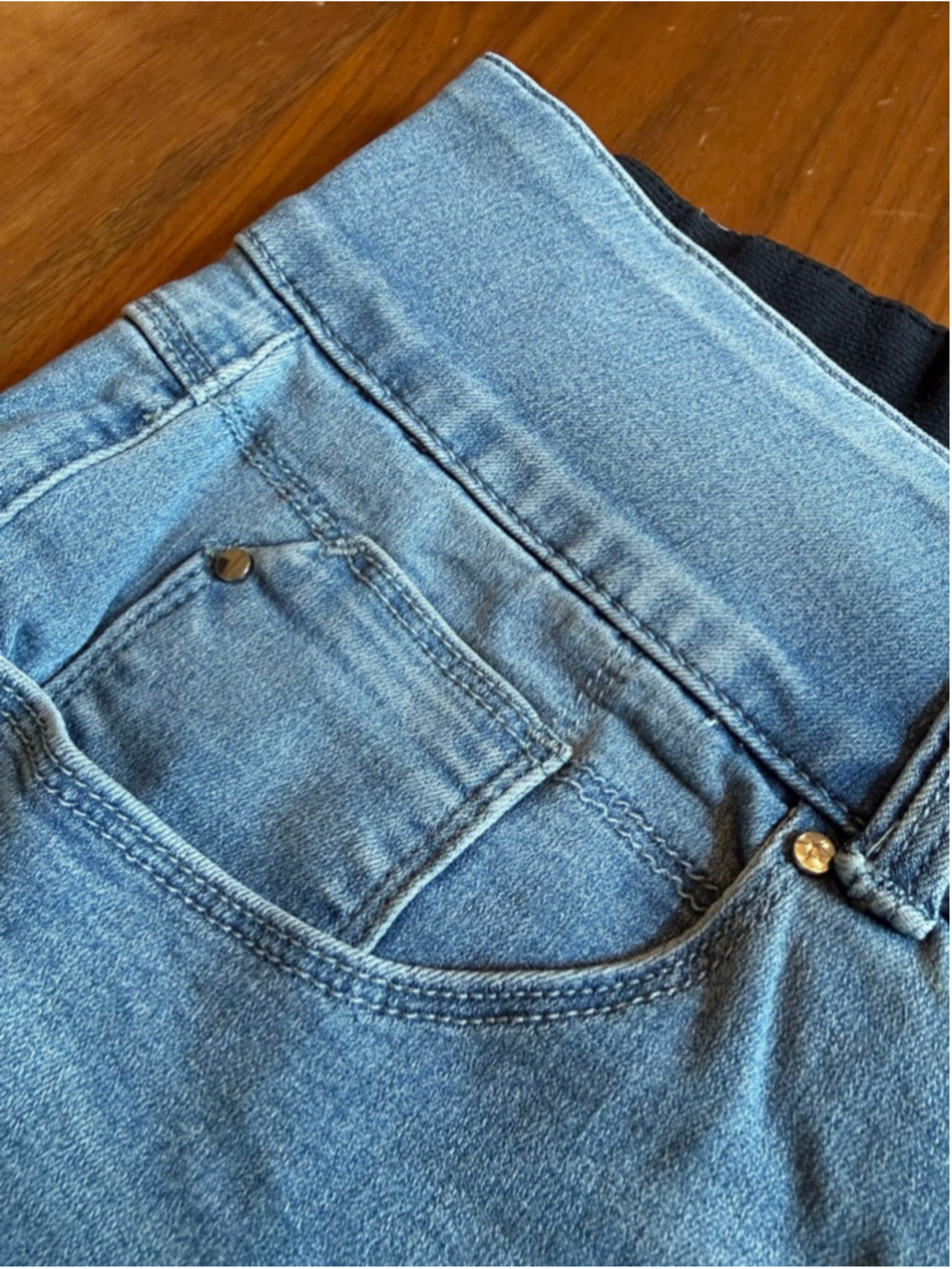 Laurie Felt Plus Light Wash Blue Silky Denim Capri Petite Plus Size 3XP - Picture 10 of 14